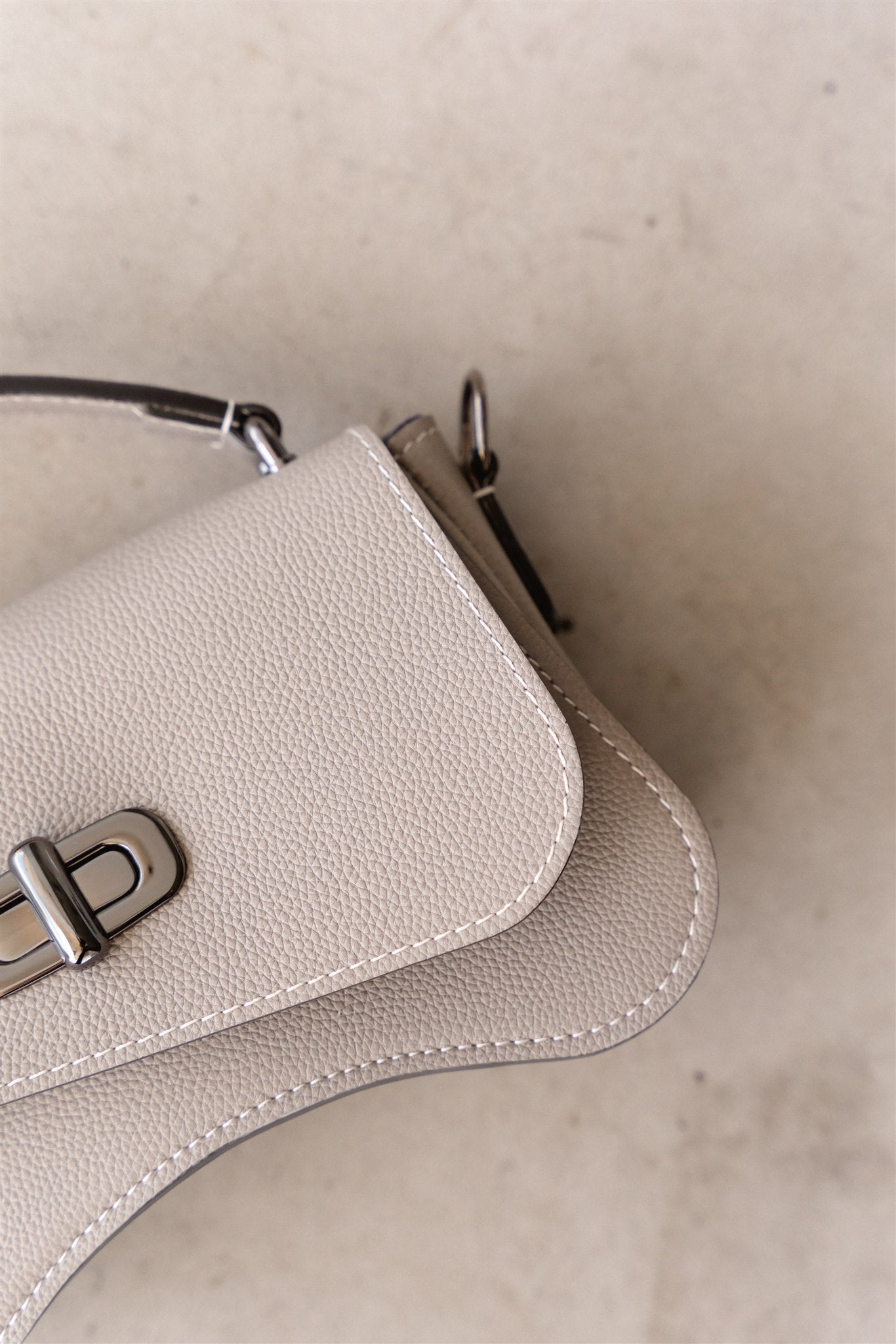 sac baguette face gris