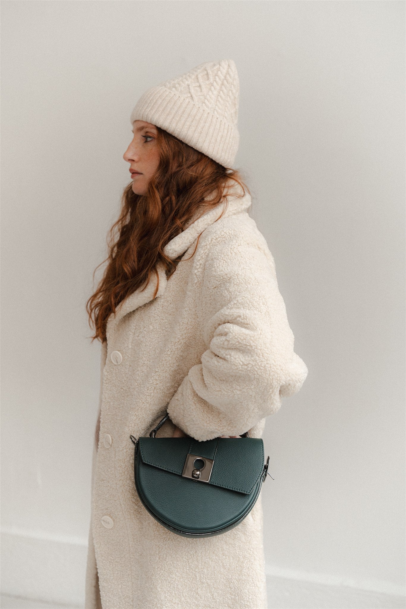 sac demi lune cuir vert grainé