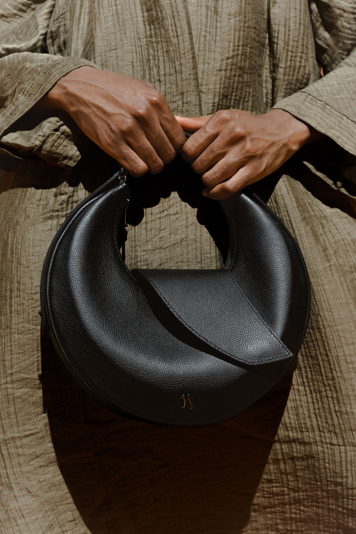 Sac hobo femme cuir noir  - Nouvelle lune - noir grainé