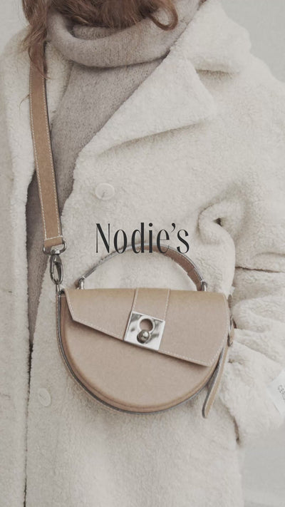 sac demi lune cuir camel grainé
