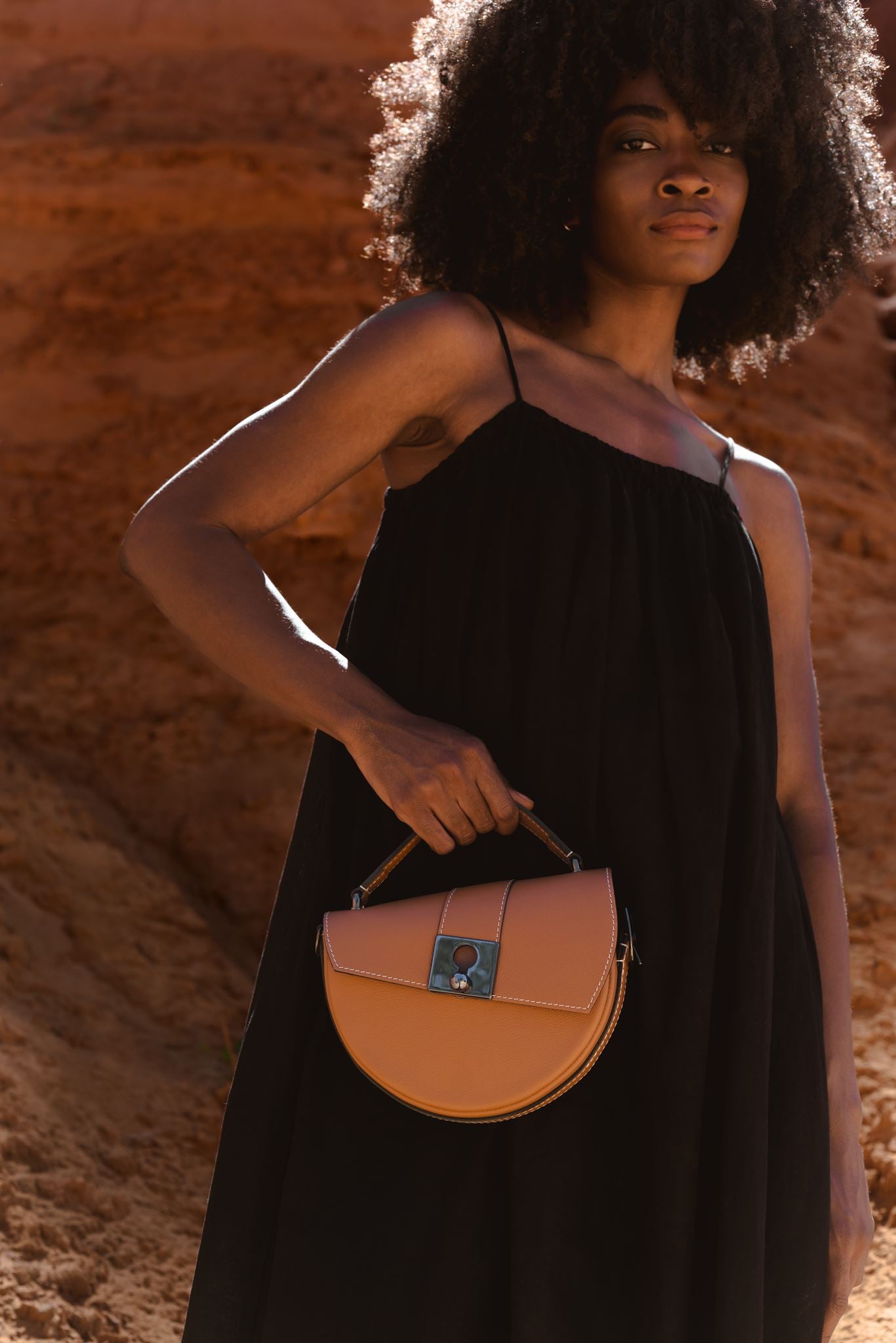 sac demi lune camel